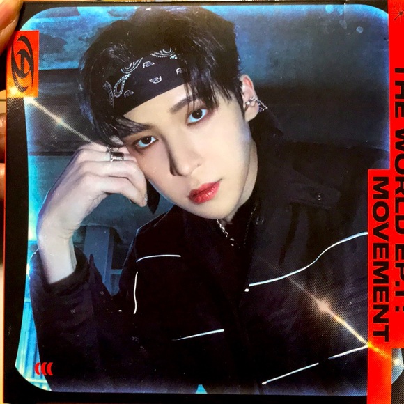 ❌SOLD!❌ ATEEZ THE WORLD EP.1: MOVEMENT YUNHO DIGIPAK - Picture 2 of 12